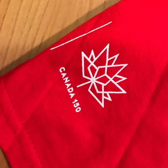CANADA 150 Red T-shirt - Picture 2 of 4